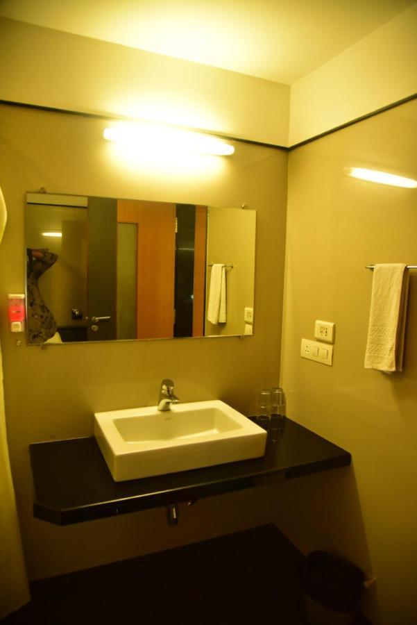 Hi 5 Hotel & Experience Nashik Luaran gambar