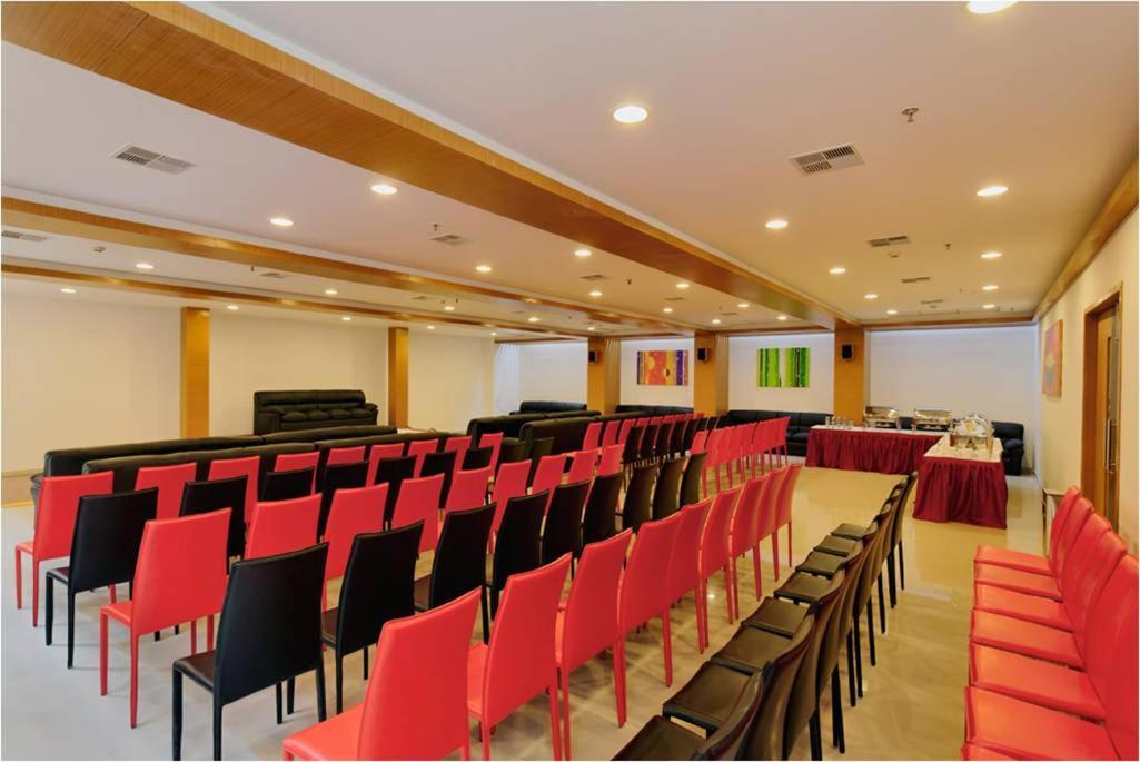 Hi 5 Hotel & Experience Nashik Luaran gambar
