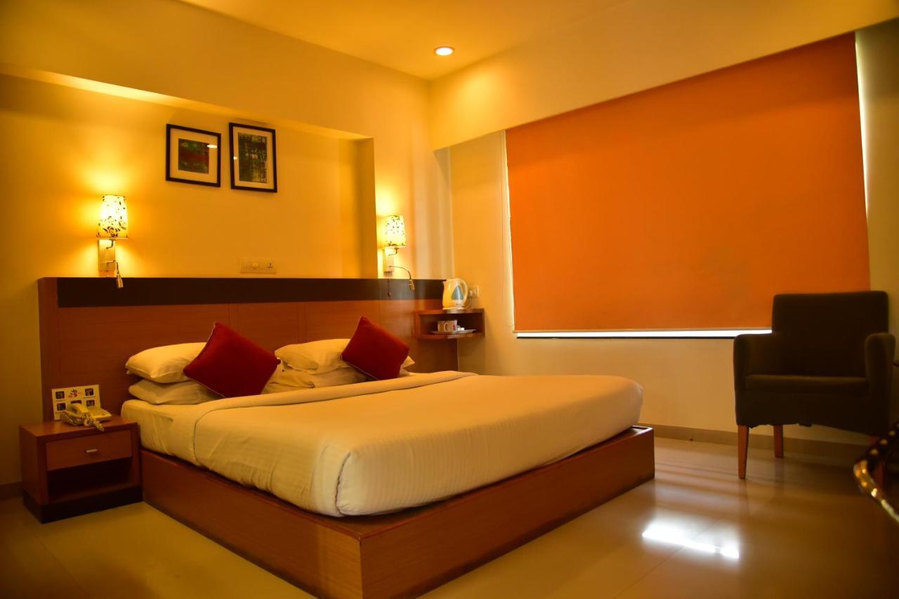 Hi 5 Hotel & Experience Nashik Luaran gambar