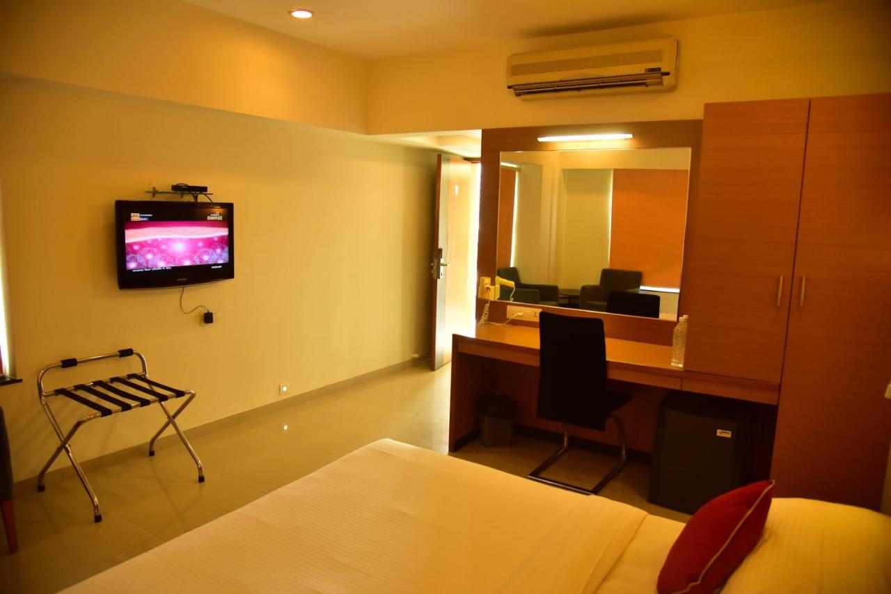 Hi 5 Hotel & Experience Nashik Luaran gambar