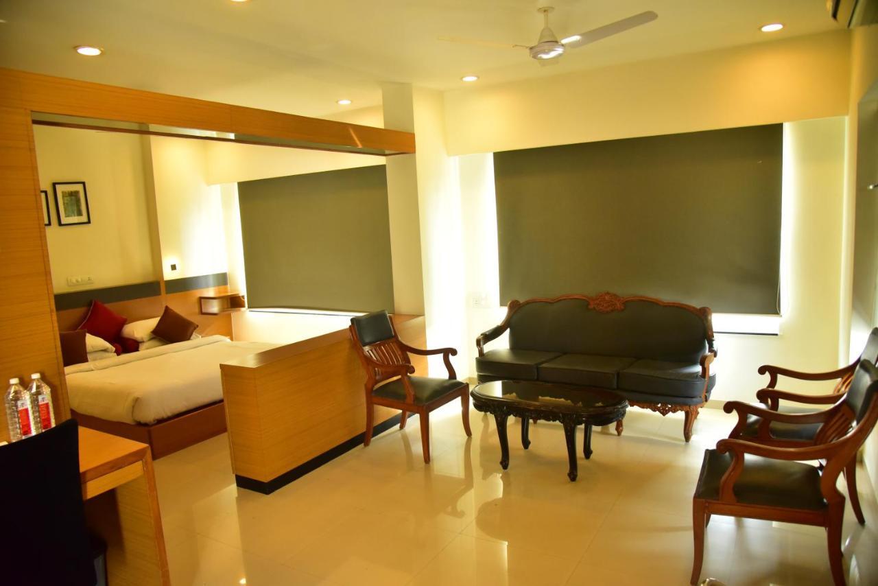 Hi 5 Hotel & Experience Nashik Luaran gambar