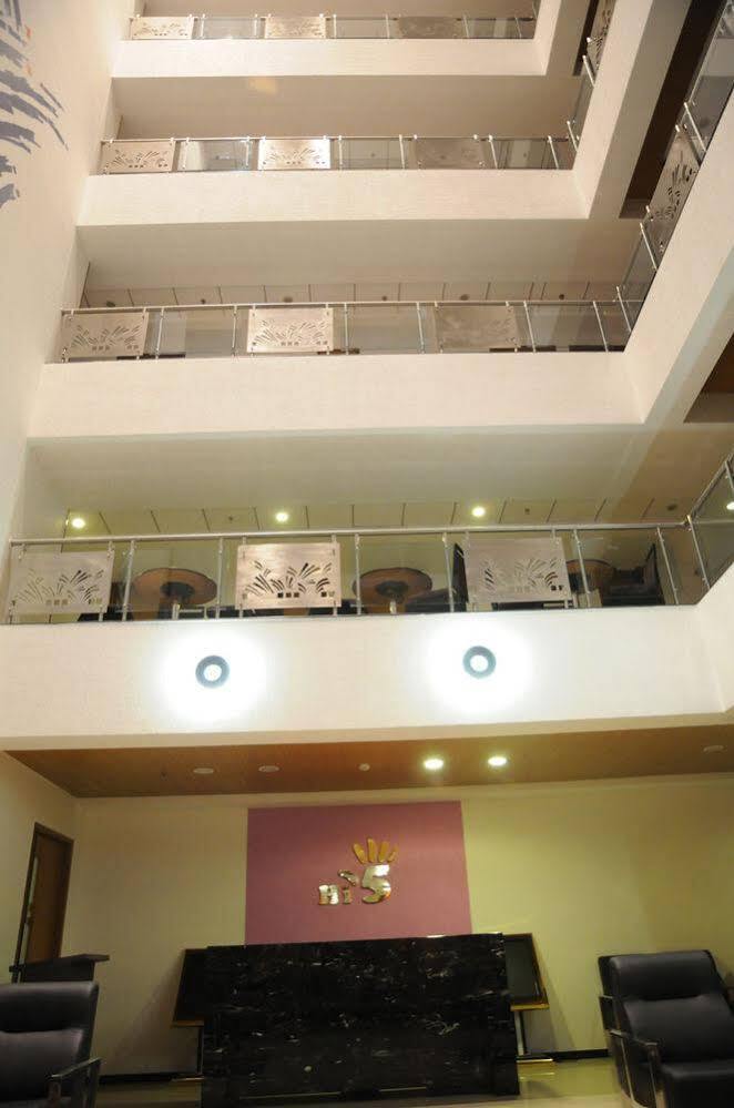 Hi 5 Hotel & Experience Nashik Luaran gambar