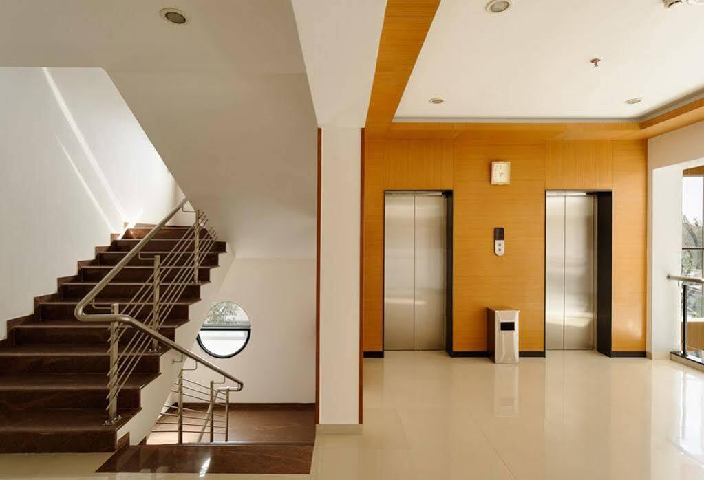 Hi 5 Hotel & Experience Nashik Luaran gambar