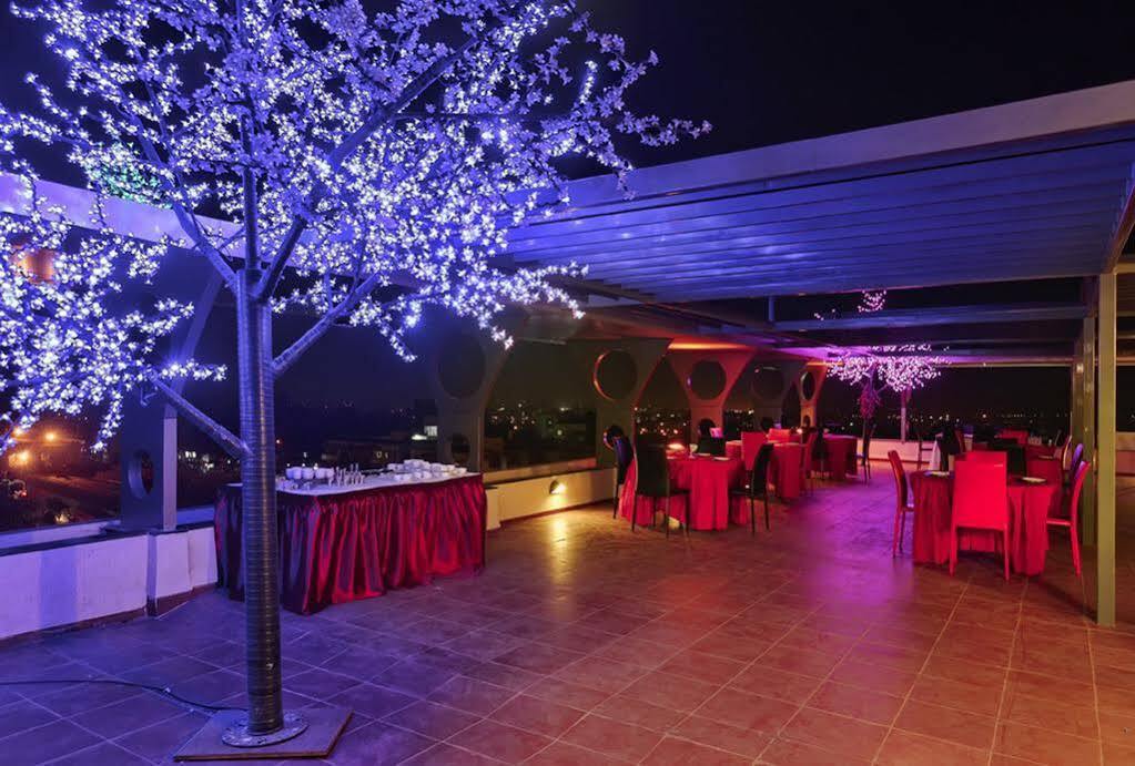 Hi 5 Hotel & Experience Nashik Luaran gambar