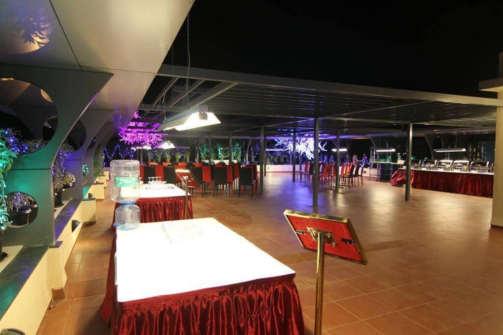 Hi 5 Hotel & Experience Nashik Luaran gambar